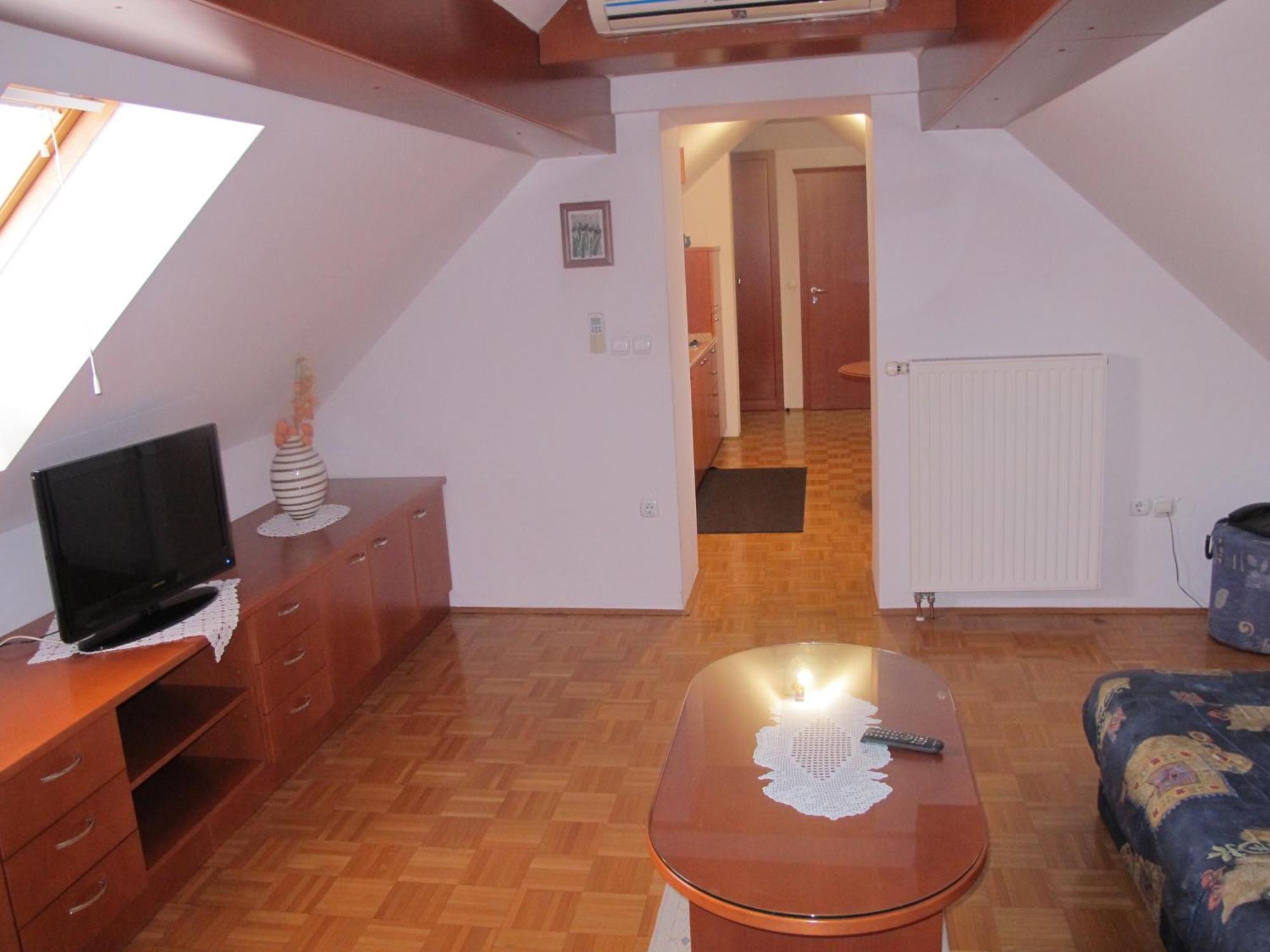 Apartment Sobe Ravbar Ново Место Стая снимка