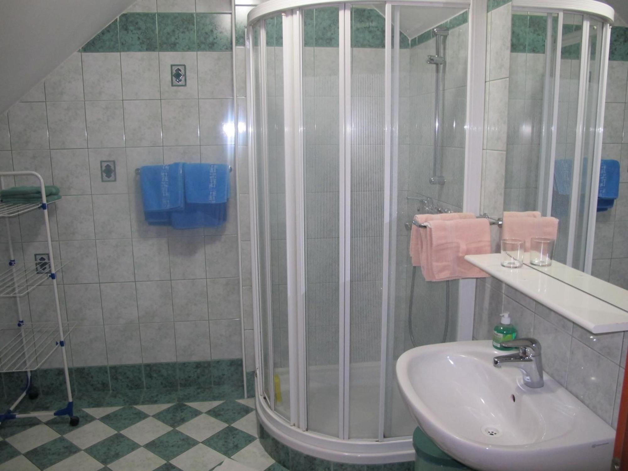 Apartment Sobe Ravbar Ново Место Стая снимка