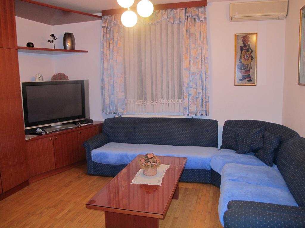 Apartment Sobe Ravbar Ново Место Стая снимка