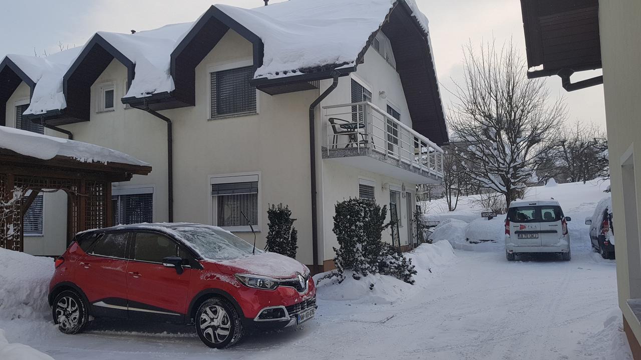 Apartment Sobe Ravbar Ново Место Екстериор снимка